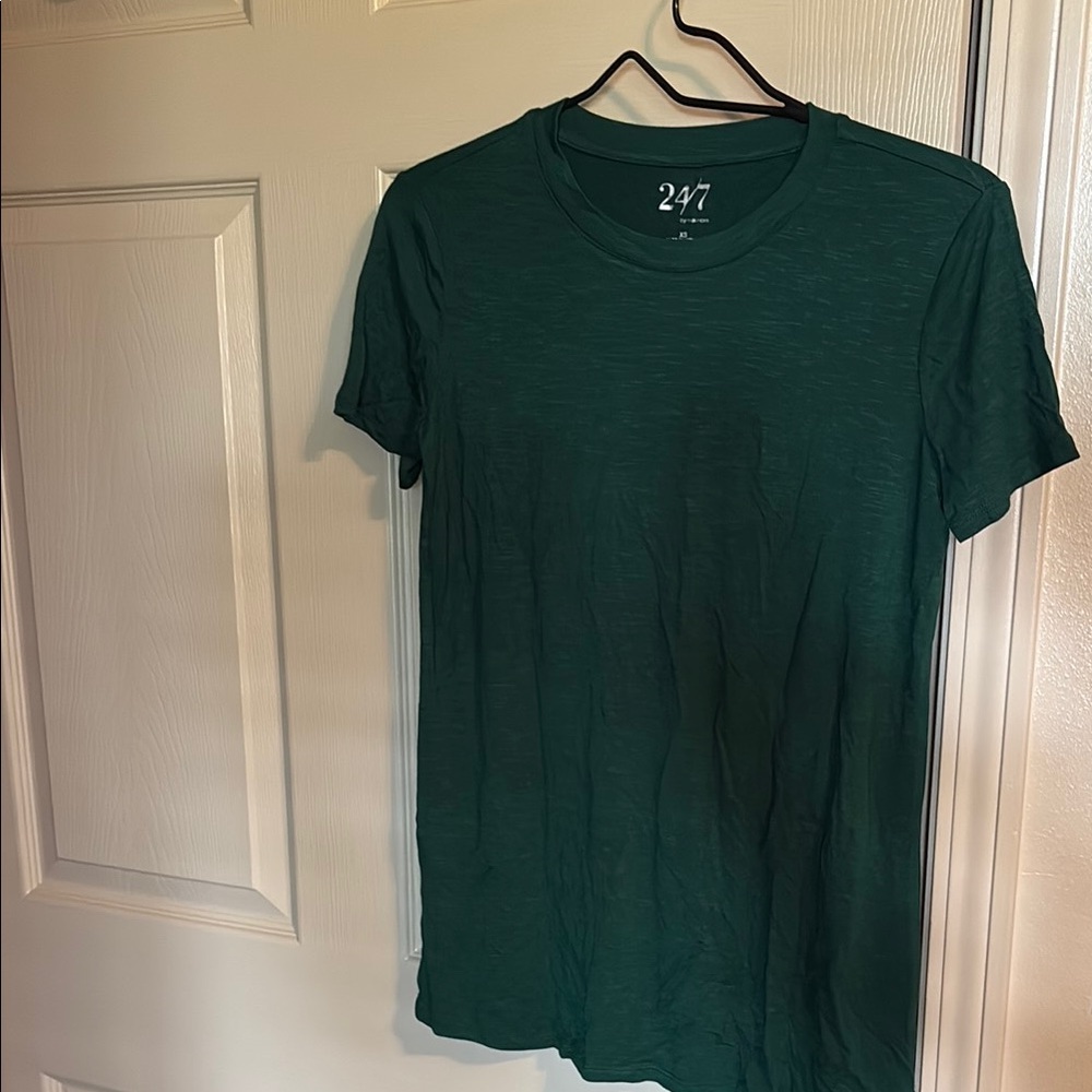 24/7 Comfort Apparel Green Short Sleeve Tee